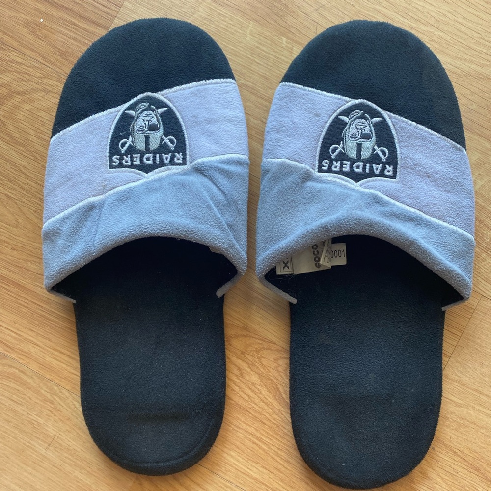 NFL Oakland Raiders Men Slippers